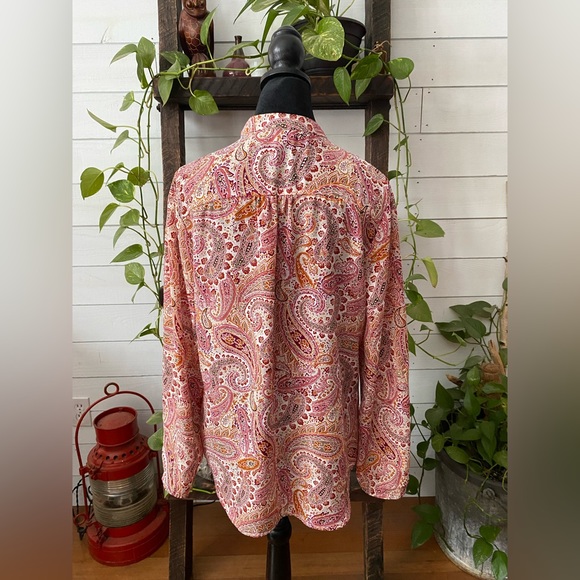 Preswick & Moore: Pink Paisley Pleated Boho Blouse with Front Pockets - Picture 9 of 16